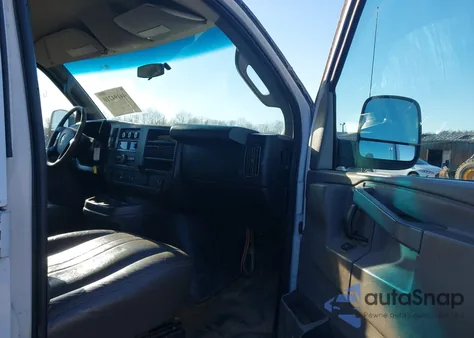 2017 Chevrolet Express 2500 Work Van из США, поврежденный, VIN 1GCWGBFF3H1200180